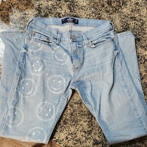 Hollister Women's Relaxed Smiley Face Jeans - Size 29 x 32